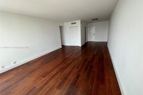 Condo in Miami Beach, Florida, 1 bedroom  № 2081598 - photo 6