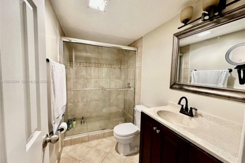 Condo in Deerfield Beach, Florida, 2 bedrooms  № 2086624 - photo 6