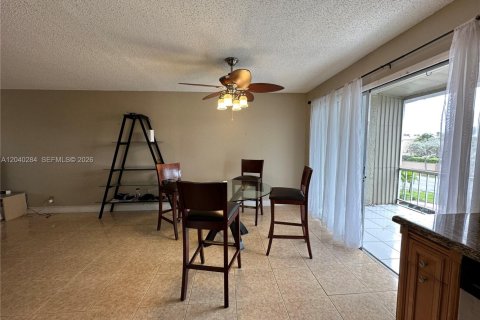 Condo in Deerfield Beach, Florida, 2 bedrooms  № 2086624 - photo 11