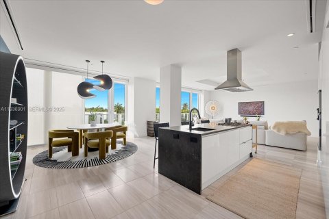 Condominio en venta en Miami Beach, Florida, 1 dormitorio, 182.92 m2 № 1994781 - foto 7