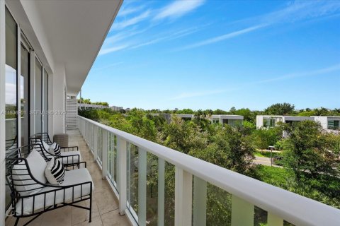 Condominio en venta en Miami Beach, Florida, 1 dormitorio, 182.92 m2 № 1994781 - foto 6