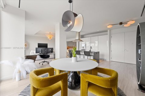 Condominio en venta en Miami Beach, Florida, 1 dormitorio, 182.92 m2 № 1994781 - foto 9