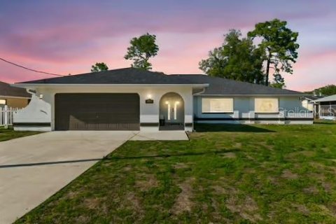 House in Spring Hill, Florida 3 bedrooms, 199.65 sq.m. № 2105354