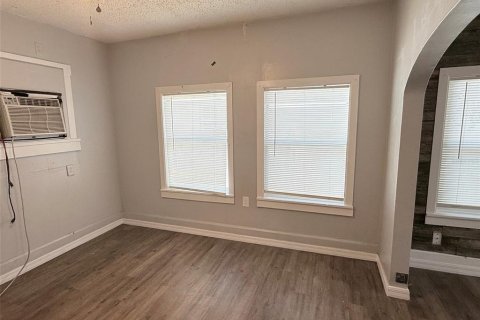 Casa en alquiler en Saint Petersburg, Florida, 2 dormitorios, 75.81 m2 № 2094456 - foto 10