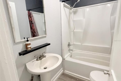 Casa en alquiler en Saint Petersburg, Florida, 2 dormitorios, 75.81 m2 № 2094456 - foto 18