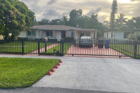 Casa en venta en North Miami Beach, Florida, 3 dormitorios, 142.14 m2 № 1807034 - foto 14