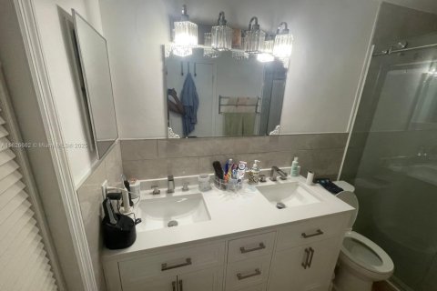 Casa en venta en North Miami Beach, Florida, 3 dormitorios, 142.14 m2 № 1807034 - foto 12