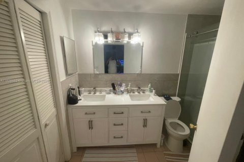 Casa en venta en North Miami Beach, Florida, 3 dormitorios, 142.14 m2 № 1807034 - foto 11