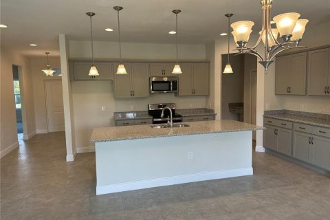 House in North Port, Florida 3 bedrooms, 208.84 sq.m. № 2232940 - photo 3