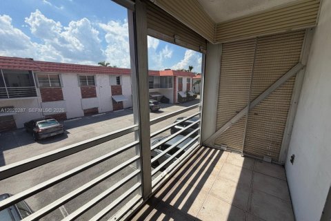 Купить кондоминиум в Помпано-Бич, Флорида 2 спальни, 79.9м2, № 2186932 - фото 12