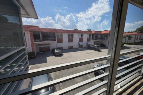 Купить кондоминиум в Помпано-Бич, Флорида 2 спальни, 79.9м2, № 2186932 - фото 11