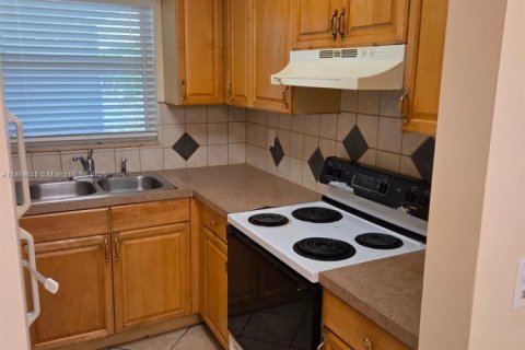 Condominio en alquiler en Hollywood, Florida, 1 dormitorio, 62.24 m2 № 1897813 - foto 6