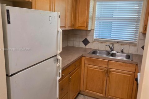 Condominio en alquiler en Hollywood, Florida, 1 dormitorio, 62.24 m2 № 1897813 - foto 8