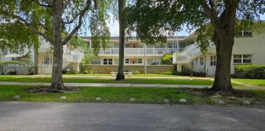 Condominio en Hollywood, Florida, 1 dormitorio  № 1897813