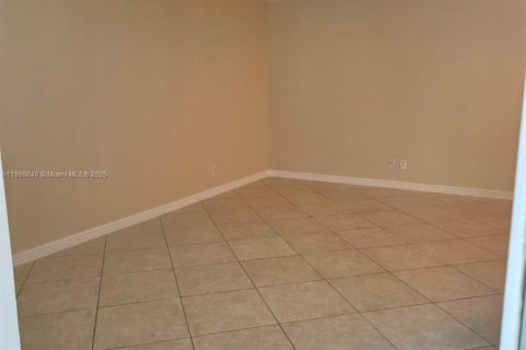 Condominio en alquiler en Hollywood, Florida, 1 dormitorio, 62.24 m2 № 1897813 - foto 9