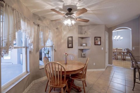 House in Clermont, Florida 4 bedrooms, 251.49 sq.m. № 2420024 - photo 14