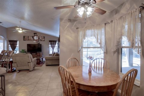 House in Clermont, Florida 4 bedrooms, 251.49 sq.m. № 2420024 - photo 15