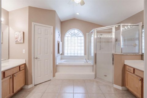House in Clermont, Florida 4 bedrooms, 251.49 sq.m. № 2420024 - photo 22