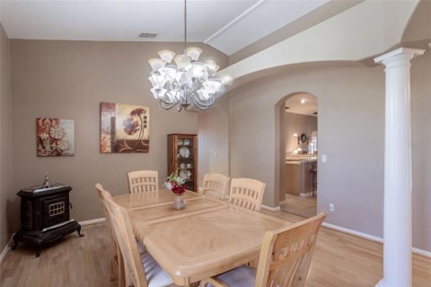 House in Clermont, Florida 4 bedrooms, 251.49 sq.m. № 2420024 - photo 8