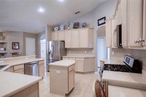 House in Clermont, Florida 4 bedrooms, 251.49 sq.m. № 2420024 - photo 13