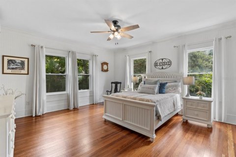 Commercial property in Bradenton, Florida 5 bedrooms, 366.13 sq.m. № 1372181 - photo 13