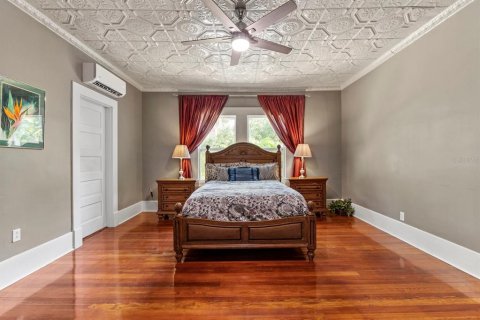 Commercial property in Bradenton, Florida 5 bedrooms, 366.13 sq.m. № 1372181 - photo 16