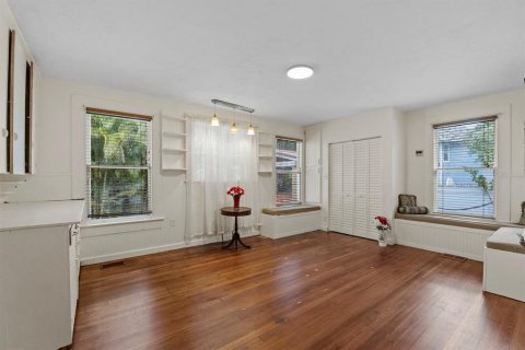 Commercial property in Bradenton, Florida 5 bedrooms, 366.13 sq.m. № 1372181 - photo 11