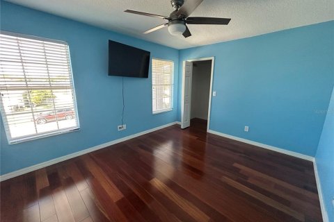 House in Bradenton, Florida 4 bedrooms, 303.79 sq.m. № 1913919 - photo 25