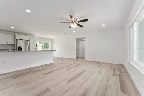 House in Silver Springs Shores, Florida 3 bedrooms, 116.22 sq.m. № 2206416 - photo 10