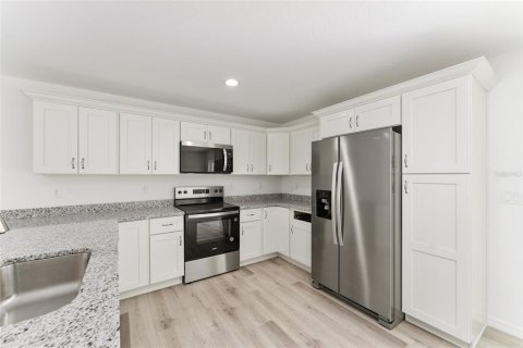 House in Silver Springs Shores, Florida 3 bedrooms, 116.22 sq.m. № 2206416 - photo 17
