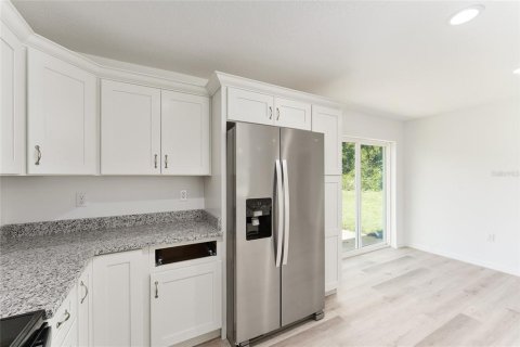 House in Silver Springs Shores, Florida 3 bedrooms, 116.22 sq.m. № 2206416 - photo 20