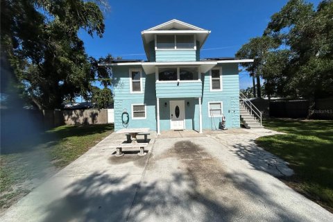 House in Saint Petersburg, Florida 3 bedrooms, 154.4 sq.m. № 2306089