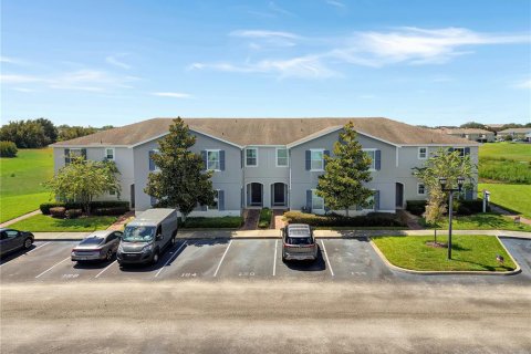 Townhouse in Davenport, Florida 4 bedrooms, 181.16 sq.m. № 2367429