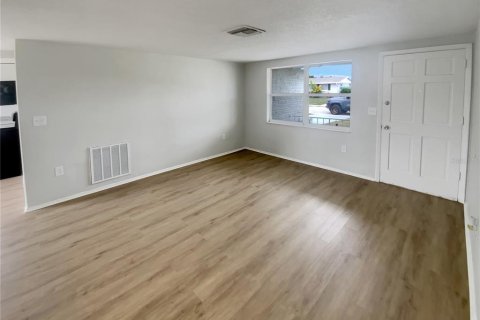 Casa en venta en Port Richey, Florida, 3 dormitorios, 106.28 m2 № 1910958 - foto 3