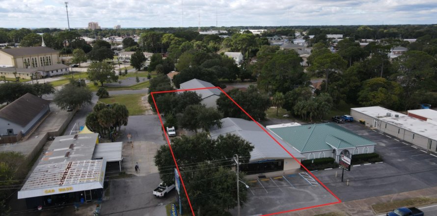 Commercial property in Fort Walton Beach, Florida № 558219