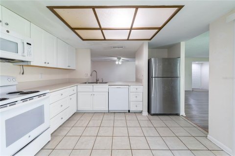 Condo in Tampa, Florida, 2 bedrooms № 2210124 - photo 4