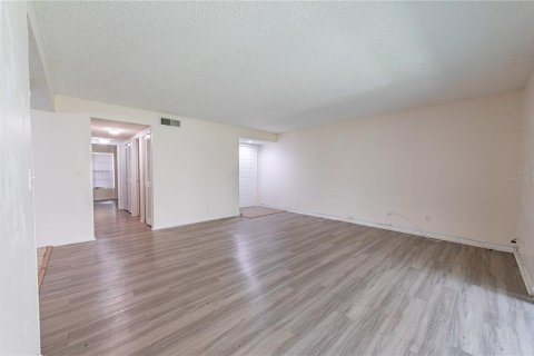 Condo in Tampa, Florida, 2 bedrooms № 2210124 - photo 8