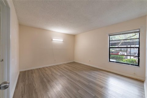 Condo in Tampa, Florida, 2 bedrooms № 2210124 - photo 12