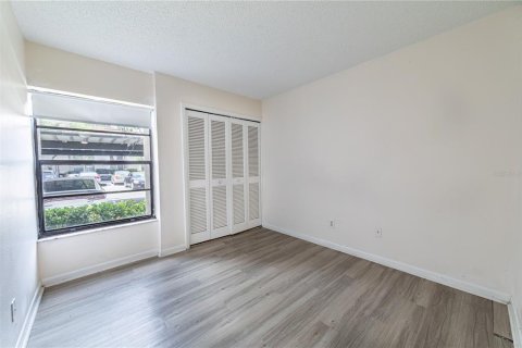 Condo in Tampa, Florida, 2 bedrooms № 2210124 - photo 10