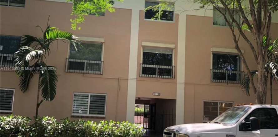 Condominio en Coral Gables, Florida, 2 dormitorios  № 2016208