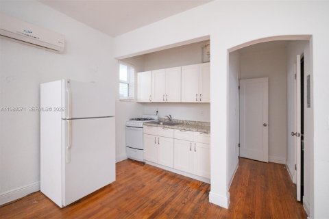 Купить коммерческую недвижимость в Майами-Бич, Флорида № 2050695 - фото 11