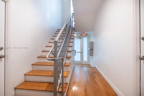 Купить коммерческую недвижимость в Майами-Бич, Флорида № 2050695 - фото 6