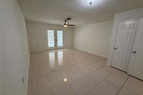 Touwnhouse à louer à Lakeland, Floride: 2 chambres, 112.97 m2 № 2156338 - photo 13