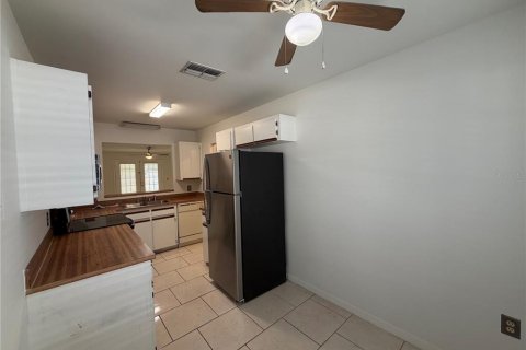 Touwnhouse à louer à Lakeland, Floride: 2 chambres, 112.97 m2 № 2156338 - photo 8