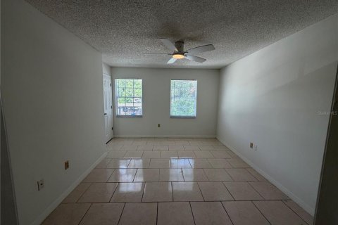 Touwnhouse à louer à Lakeland, Floride: 2 chambres, 112.97 m2 № 2156338 - photo 6