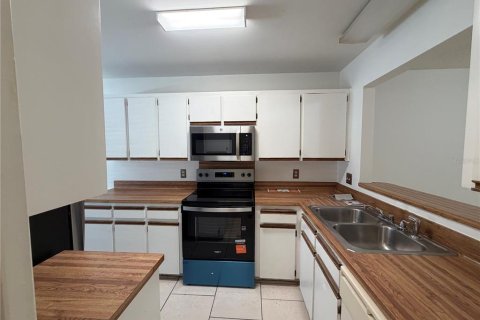 Touwnhouse à louer à Lakeland, Floride: 2 chambres, 112.97 m2 № 2156338 - photo 7