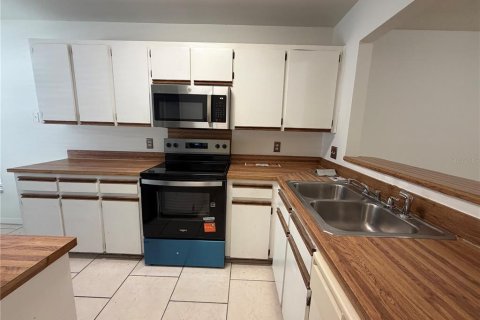 Touwnhouse à louer à Lakeland, Floride: 2 chambres, 112.97 m2 № 2156338 - photo 10