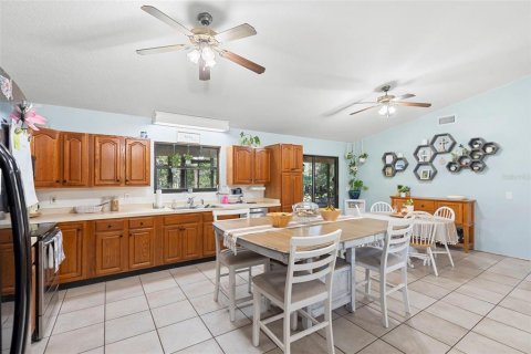 House in DeLand, Florida 3 bedrooms, 167.22 sq.m. № 1894557 - photo 17