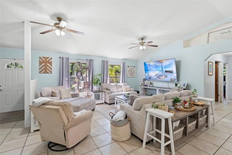 House in DeLand, Florida 3 bedrooms, 167.22 sq.m. № 1894557 - photo 6