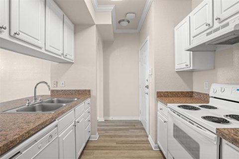 Condo in Orlando, Florida, 1 bedroom  № 1542925 - photo 16